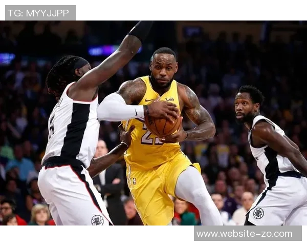 帕金斯揭秘詹姆斯日常训练安排如同总统般紧凑从早到晚忙碌不已 帕金斯揭秘詹姆斯日常训练安排如同总统般紧凑从早到晚忙碌不已