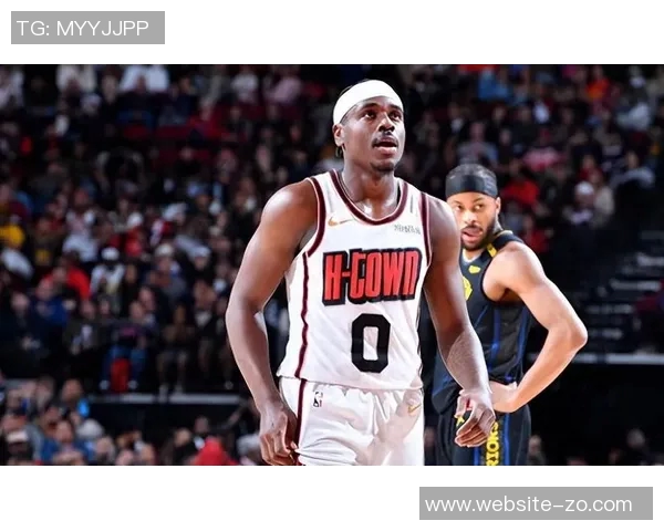 霍勒迪称赞里斯投篮与能量提升进攻空间关键时刻鼓舞全队士气 霍勒迪称赞里斯投篮与能量提升进攻空间关键时刻鼓舞全队士气