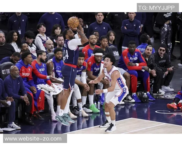 鲍威尔称赞替补火力强大让对手难以应对展现团队深度