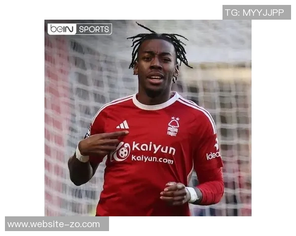 曼联官方宣布边锋转型中卫签下13岁天才后卫索克拉蒂斯