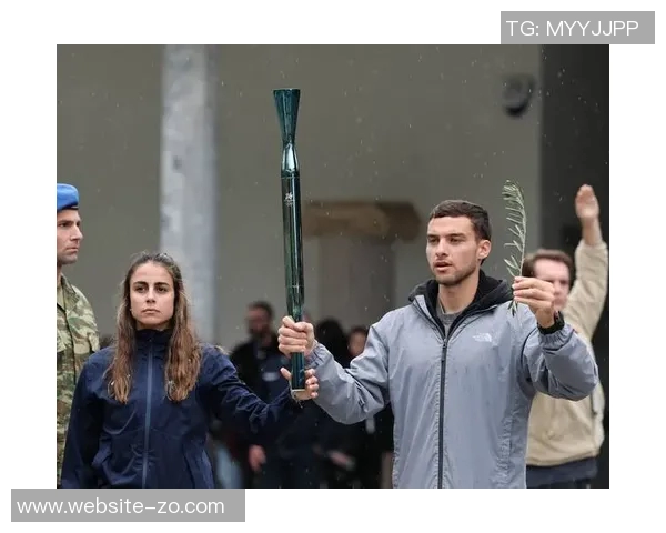 巩晓彬即将启程前往意大利罗马担任米兰冬奥会火炬手展现中国风采